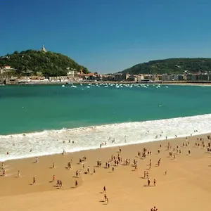 Paradise Luxurious Apartment, Free Parking, 3 Double Rooms, 4 Beds, Terrace, Jacuzzi, New Appartement